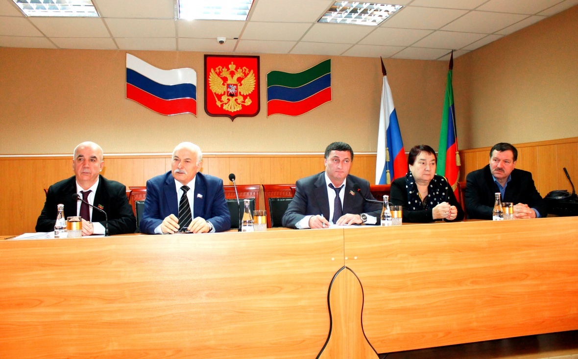 В Хасавюртовском районе состоялась восьмая сессия Собрания депутатов шестого созыва.