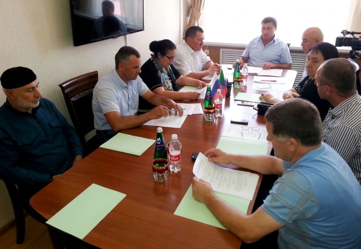 В  Хасавюртовском районе  состоялось заседание совета Собрания депутатов муниципального района.
