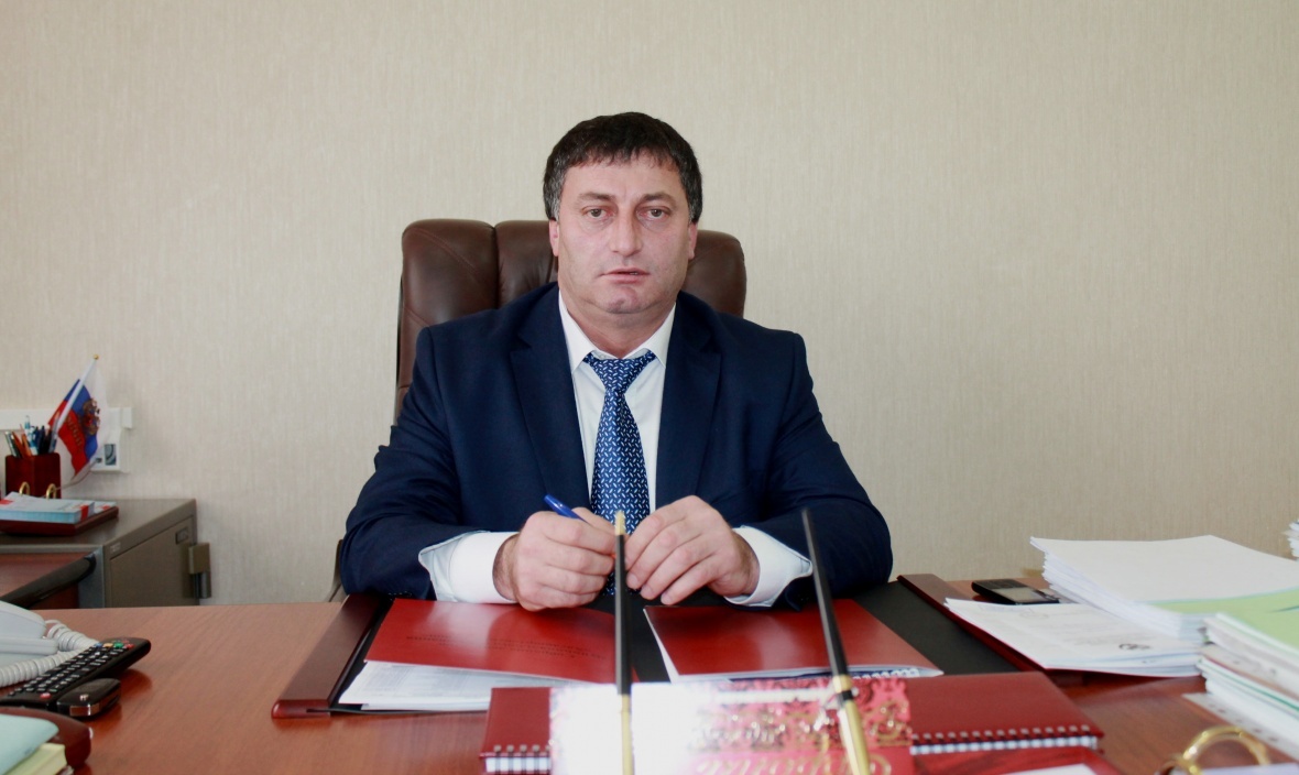 Председатель Собрания депутатов муниципального района Марат Ахаев провел рабочее совещание.