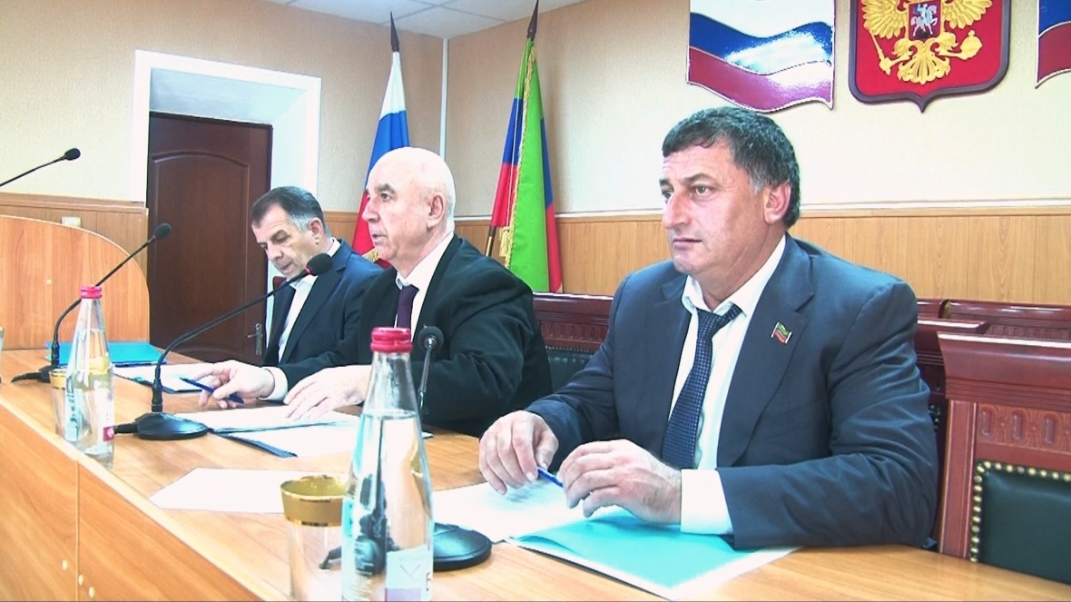 В Хасавюртовском районе состоялась очередная сессия Собрания депутатов муниципального района седьмого созыва.