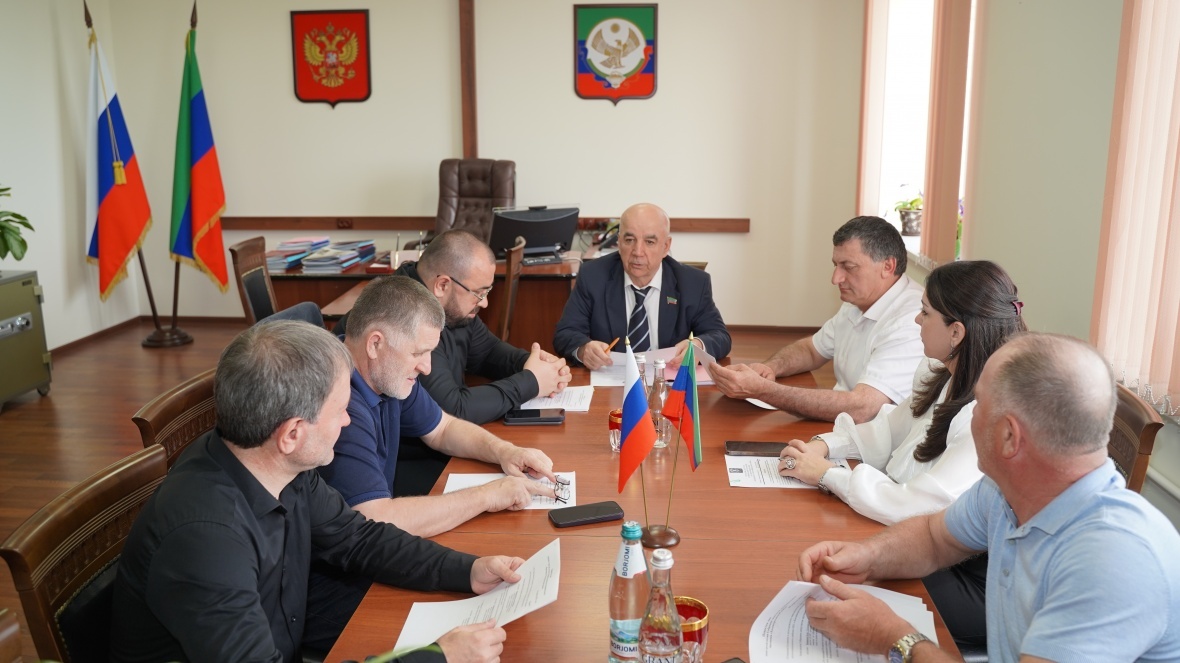В Хасавюртовском районе состоялась заседание Совета Собрания депутатов муниципального района.