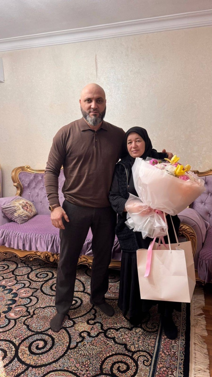Депутат Собрания депутатов муниципального района Болатов Шамиль посетил мать погибшего участника СВО
