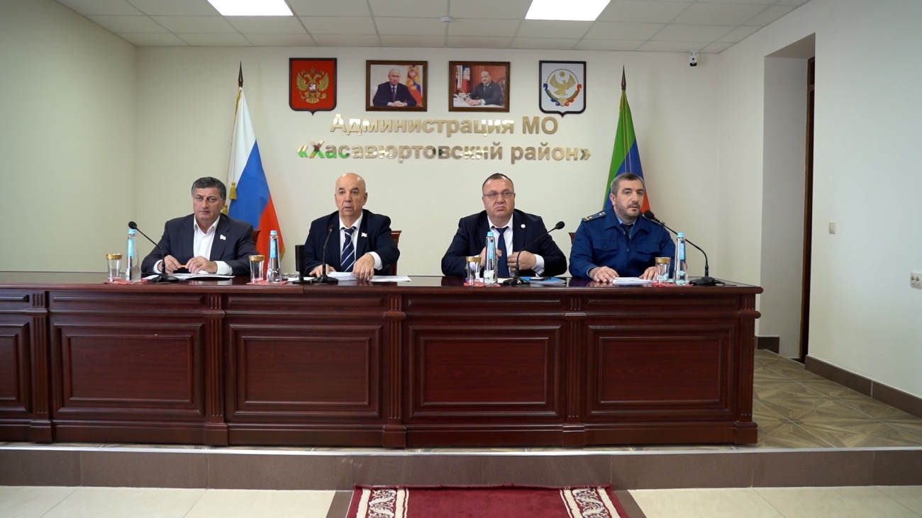 6  сессия Собрания депутатов муниципального района состоялась  Хасавюртовском районе.