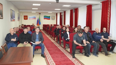 Председатель Собрания депутатов Магомед Лабазанов принял участие в совещании в режиме ВКС